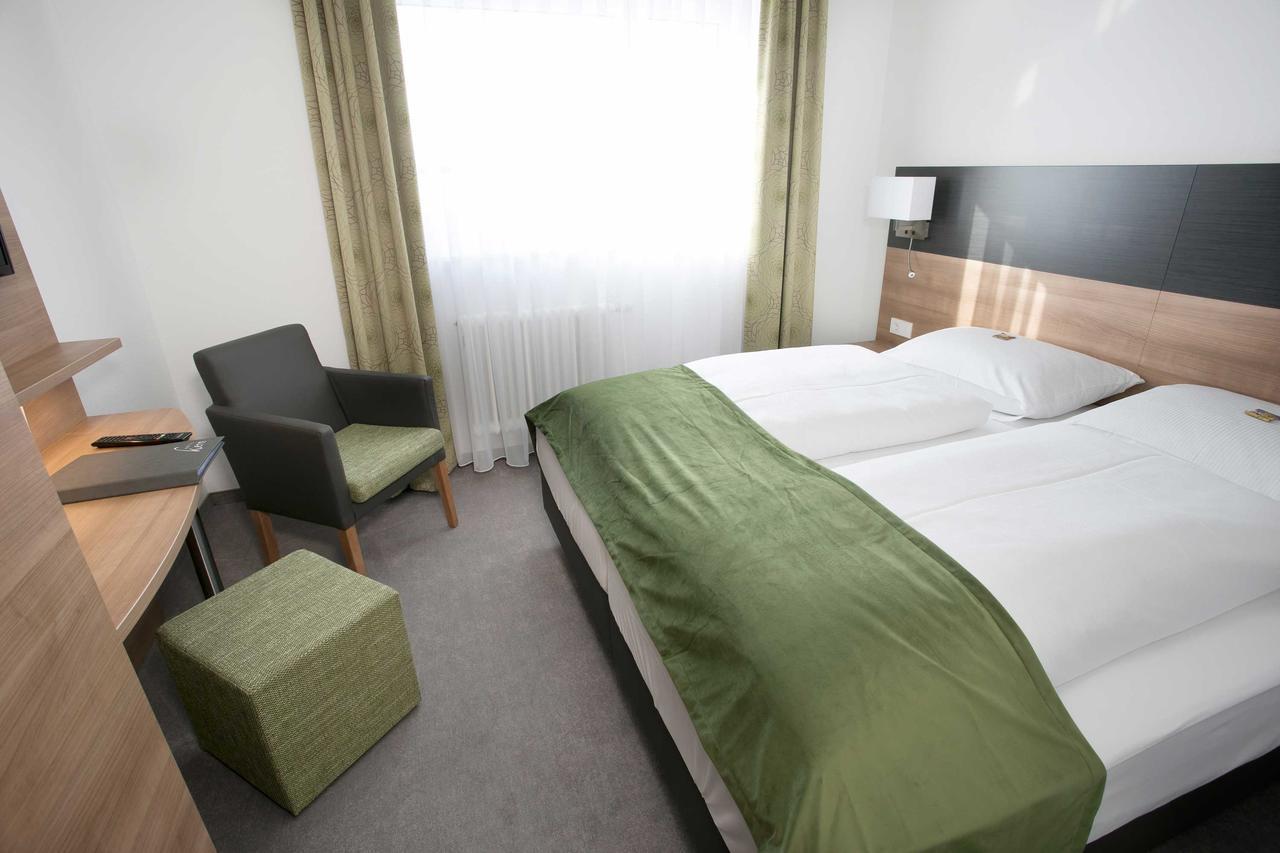 Hotel Kern Garni Walddorf  Екстериор снимка