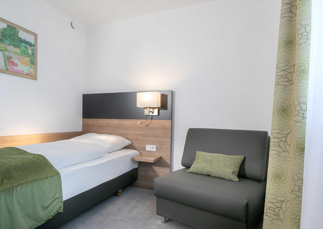 Hotel Kern Garni Walddorf  Екстериор снимка